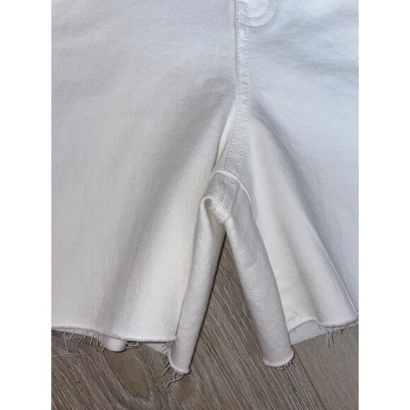 NIC+ZOE Cut-Off White Denim Shorts size 30 NWT Mid Rise 5” Inseam Relaxed Fit - Picture 4 of 10